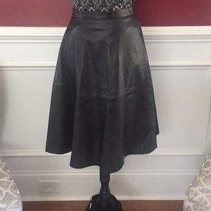 3/$18 🎉 Faux leather skater skirt
